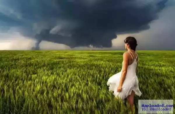 Model Braves Eight Tornadoes In One Day To Ensure She Gets The Perfect Storm Photo